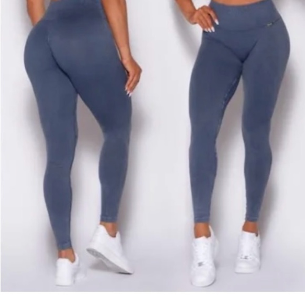 Bombshell Sportswear Neptune blue mineral seamless leggings.